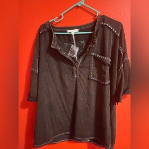 Oli & Hali black top with front buttons.